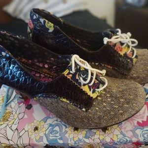Irregular Choice First Kiss Two *brown*